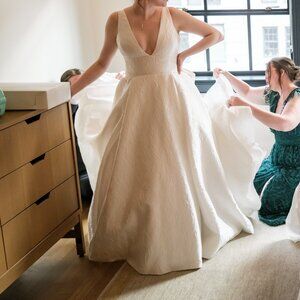 Allison Webb Wellsley Wedding Gown READ INFO ABOUT SIZING